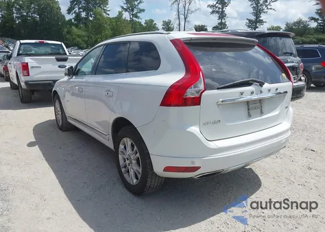 2015 Volvo Xc60 T5 Premier Plus z USA, uszkodzony, nr VIN YV440MDC2F2591441